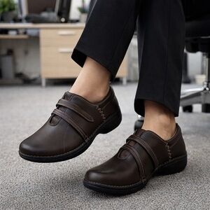 Clarks women's Brown Leather Shoes